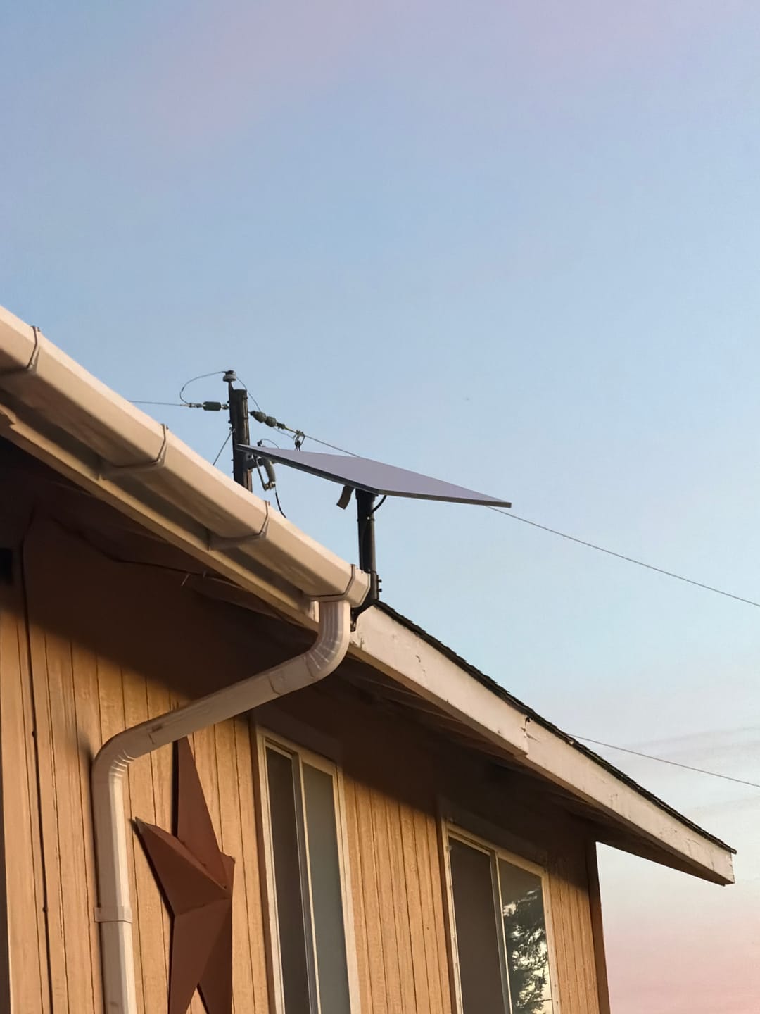 Customer photo review of Starlink Gen 3 Roof Mount – 26" Adjustable Aluminum Bracket