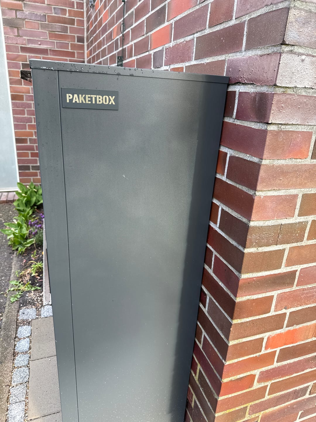 Customer photo review of Farbige Edelstahlschilder in verschiedenen Größen. Individuell personalisierbar 40 Schriftarten über 200 Motive.