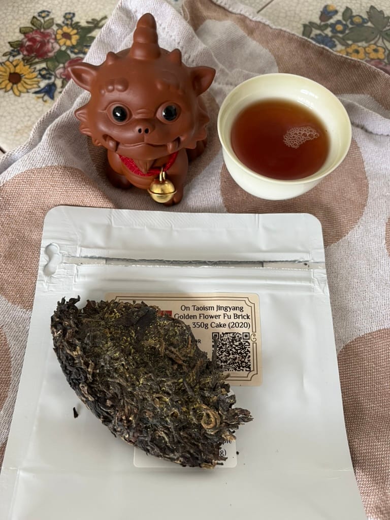 Customer photo review of Fu Brick Tea Discovery Box – 10 Varieties, 30g Each (Total 300g)