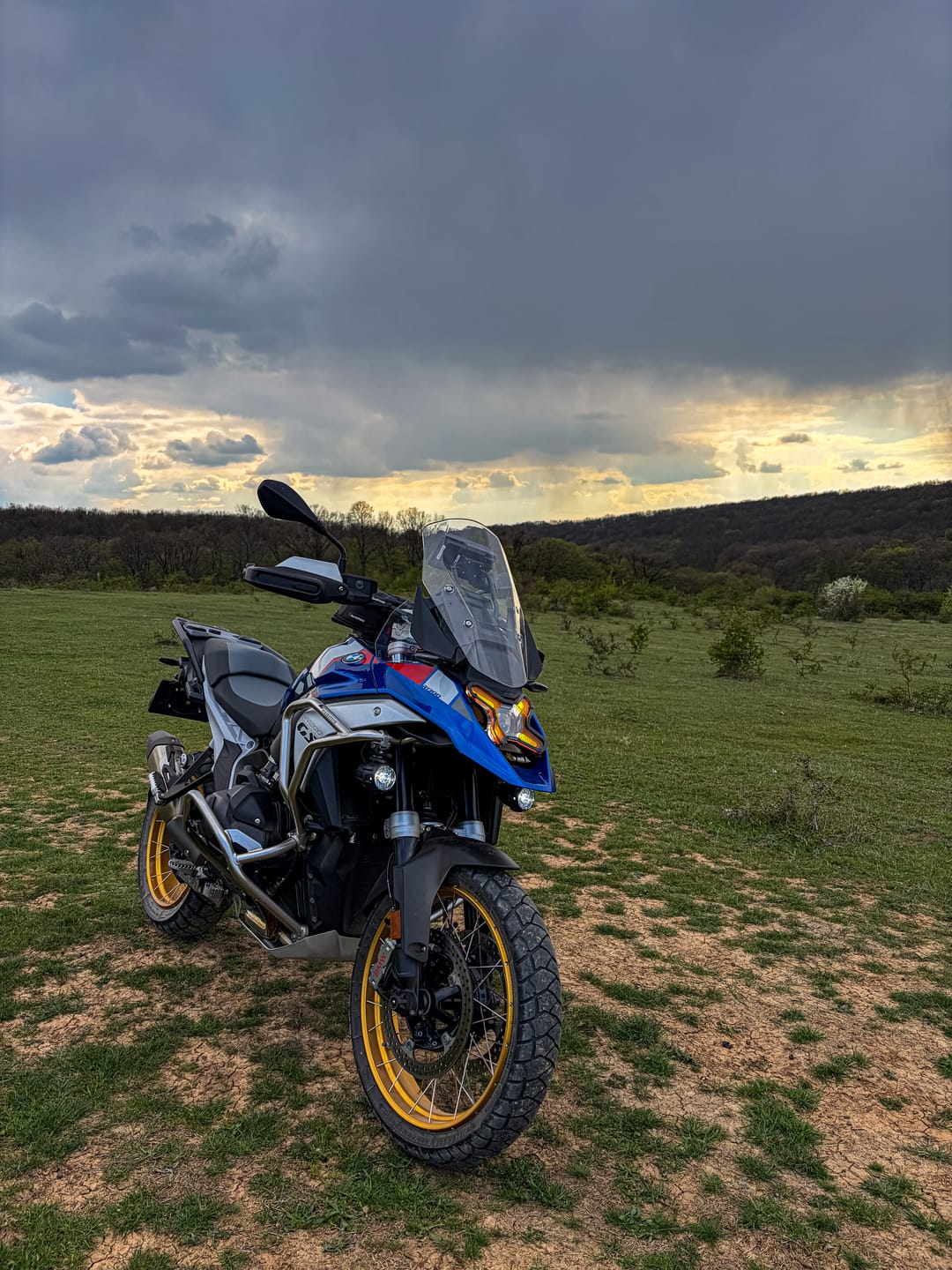 Customer photo review of Headlight Guard Kit for BMW R1300GS / R1300GS Adventure