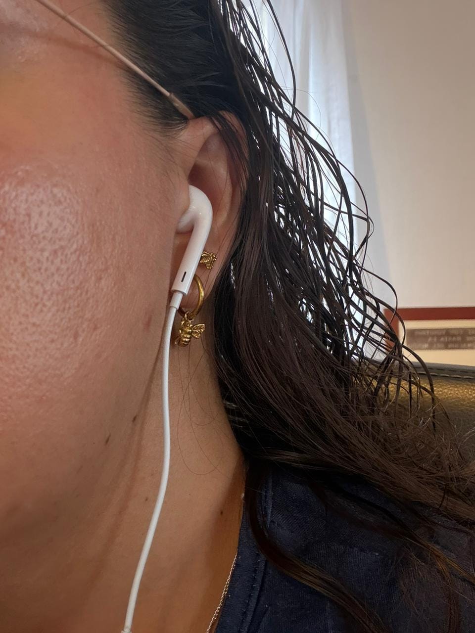Customer photo review of Aretes Beecuff