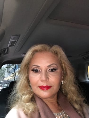 Reviewer's selfie showing their smooth skin after using Koriderm™ Time Reverse Cream.