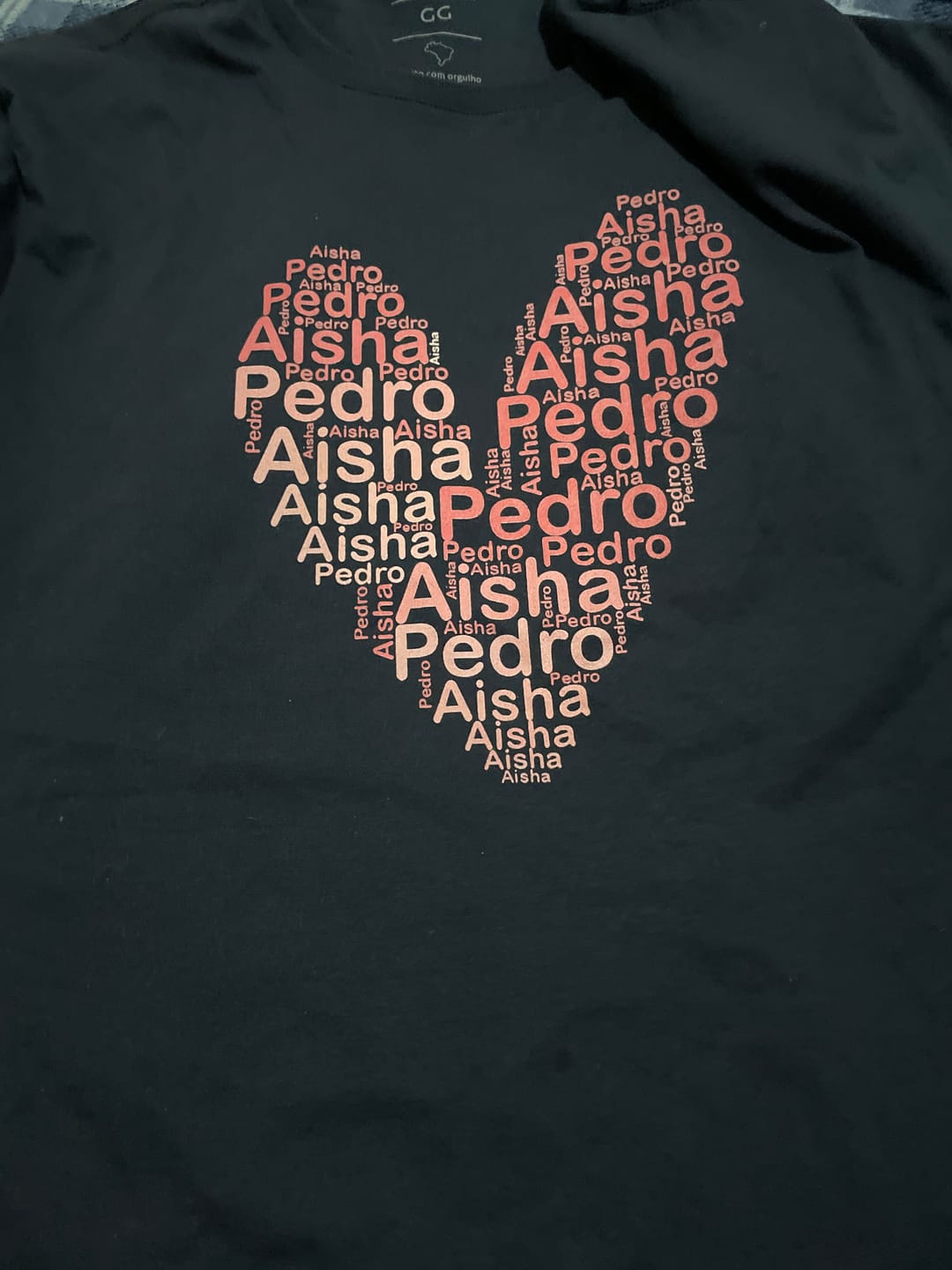 Customer photo review of Camiseta Personalizada CORAÇÃO DE PALAVRAS - Algodão 100%