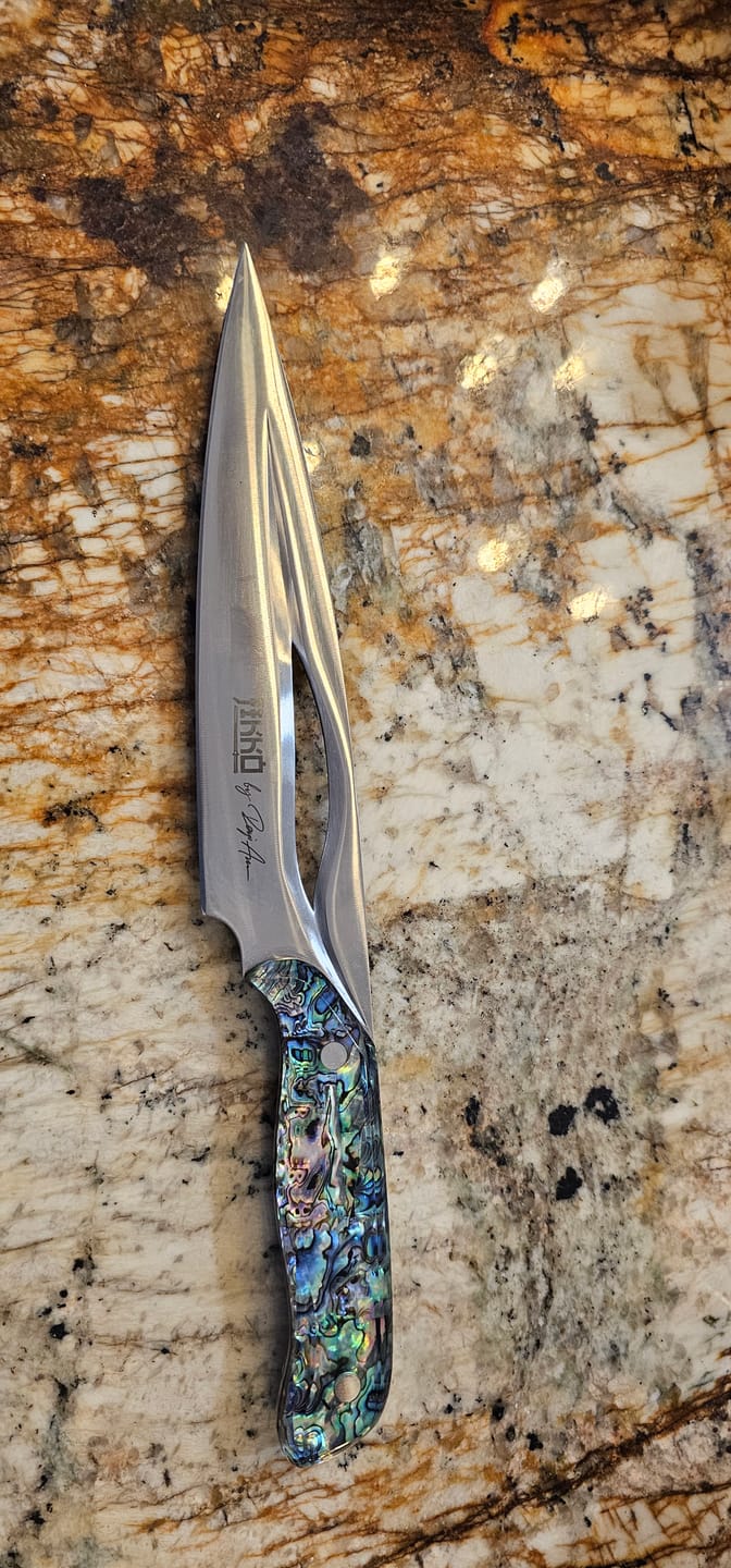 Customer photo review of The Pearl Eye Edition – Signature Knife by JIKKO®