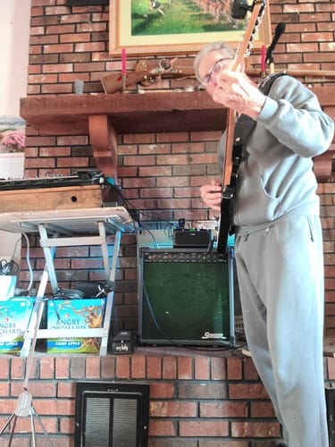 Customer photo review of TuneBomb 10W Portable, Rechargeable Practice Mini Amp – For Guitar & Bass