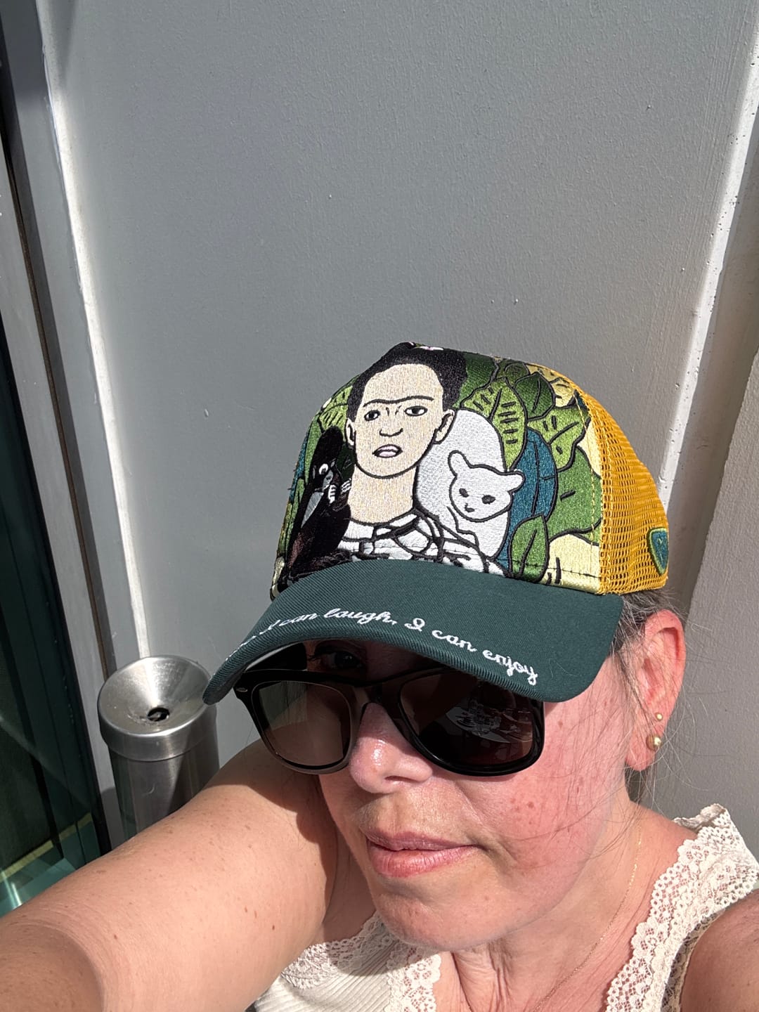 Customer photo review of Trucker Hat - Art Collection - Frida - Yeşil