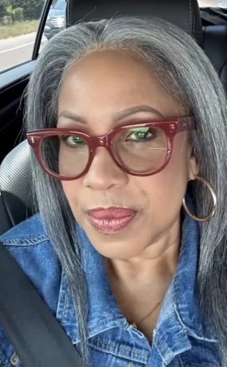 Customer photo review of Luvwin Salt & Pepper Gray Beginner Friendly Glueless Straight Wig 100% Human Hair