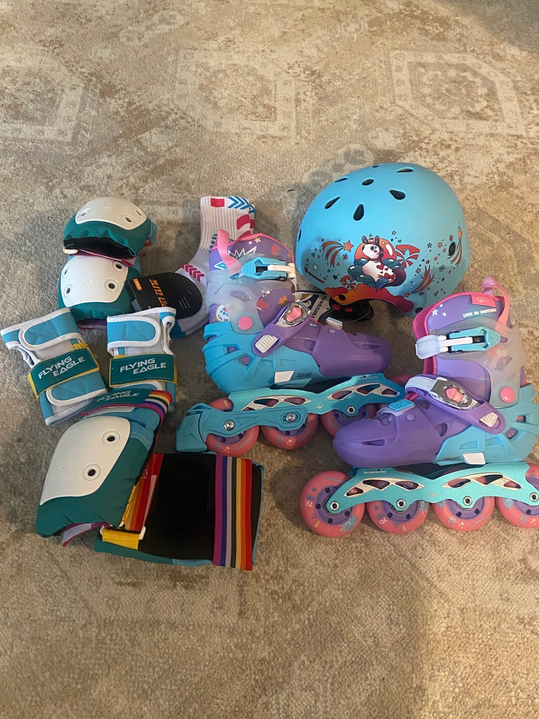 Customer photo review of Flying Eagle S6S Pro Sonos Purple Kids Skates