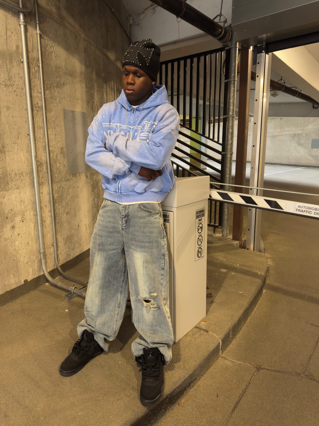 Customer photo review of Gamble Zip Hoodie [Blue]