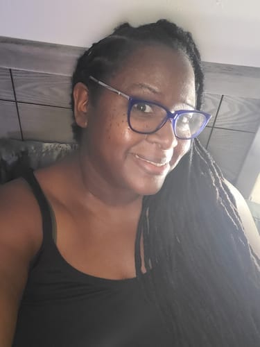 Customer photo review of Turmeric Brightening Soap (with Vitamin C, Alpha Arbutin, Oat)