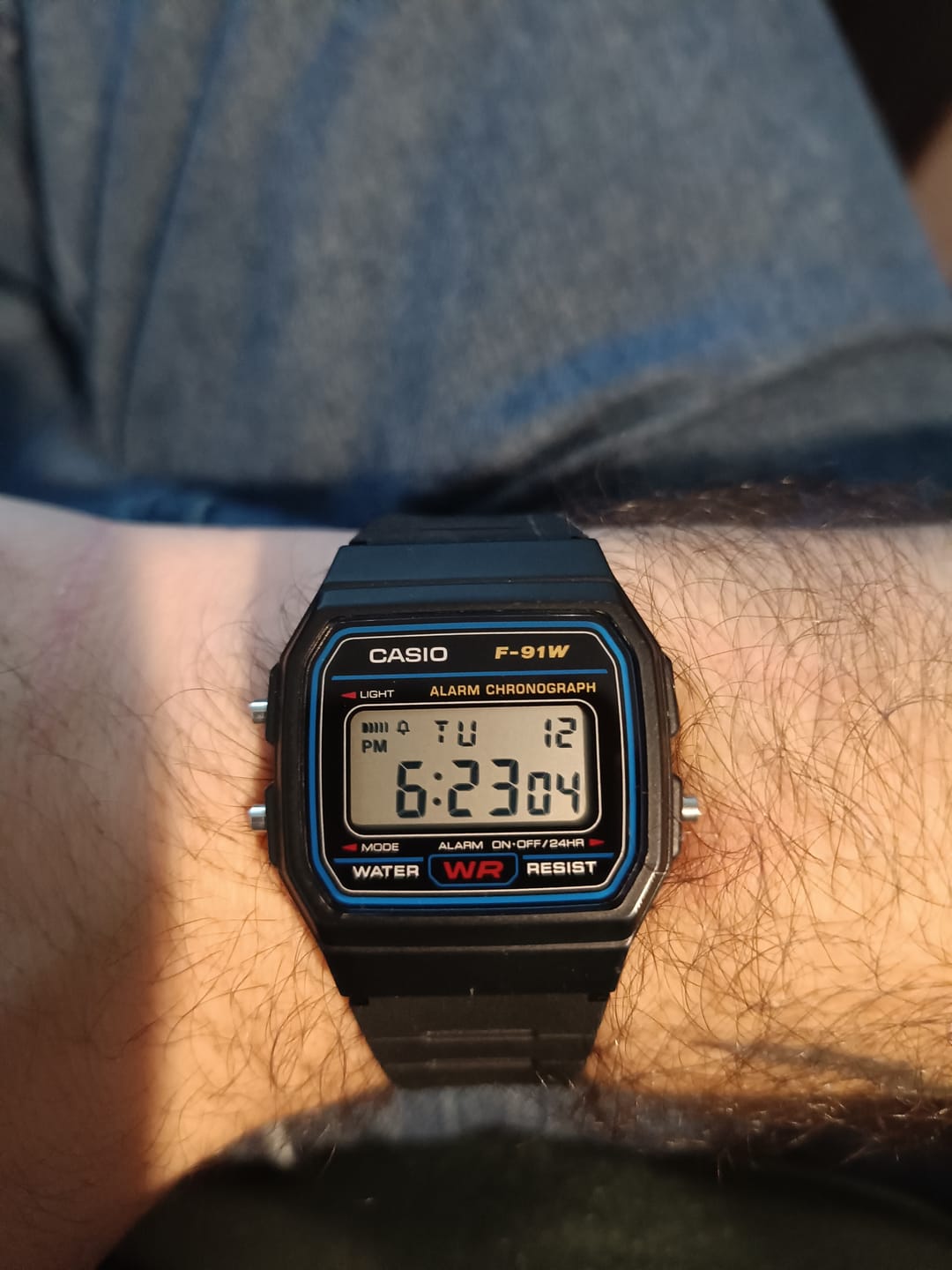 Customer photo review of Reloj Casio Vintage F-91W-1DG Clásico Líneas Azules