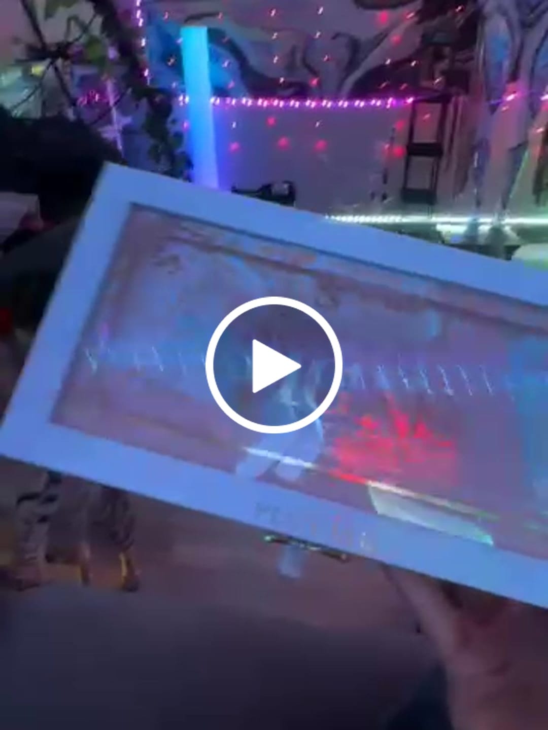 Kundvideorecension av All I See Is $igns 42 Pan Eyeshadow Palette