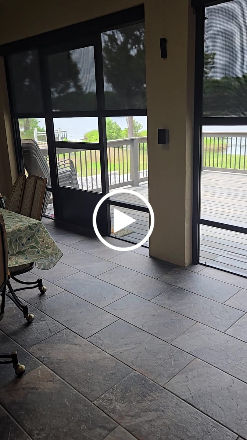 Customer video review of SmartWings Motorized Zipper Track Windproof Outdoor Shades