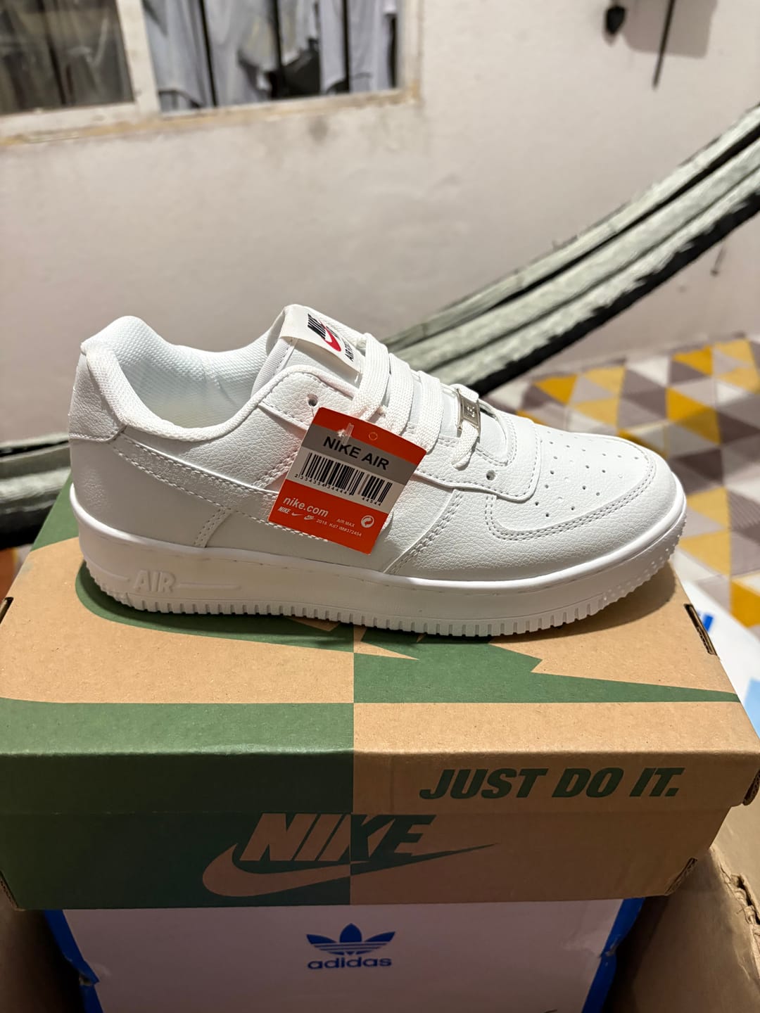 Customer photo review of Tenis 270 Blanco Total