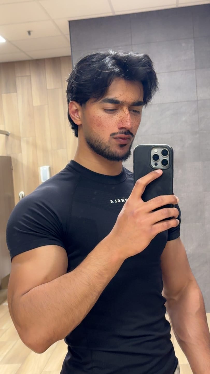 Customer photo review of 475 SuperVillain Compression Tees