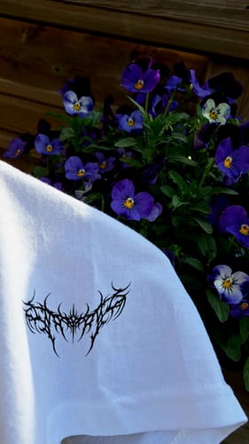 Customer photo review of RichSaint Tribal White T-Shirt – Minimal Streetwear met Subtiele Edge & Back Logo