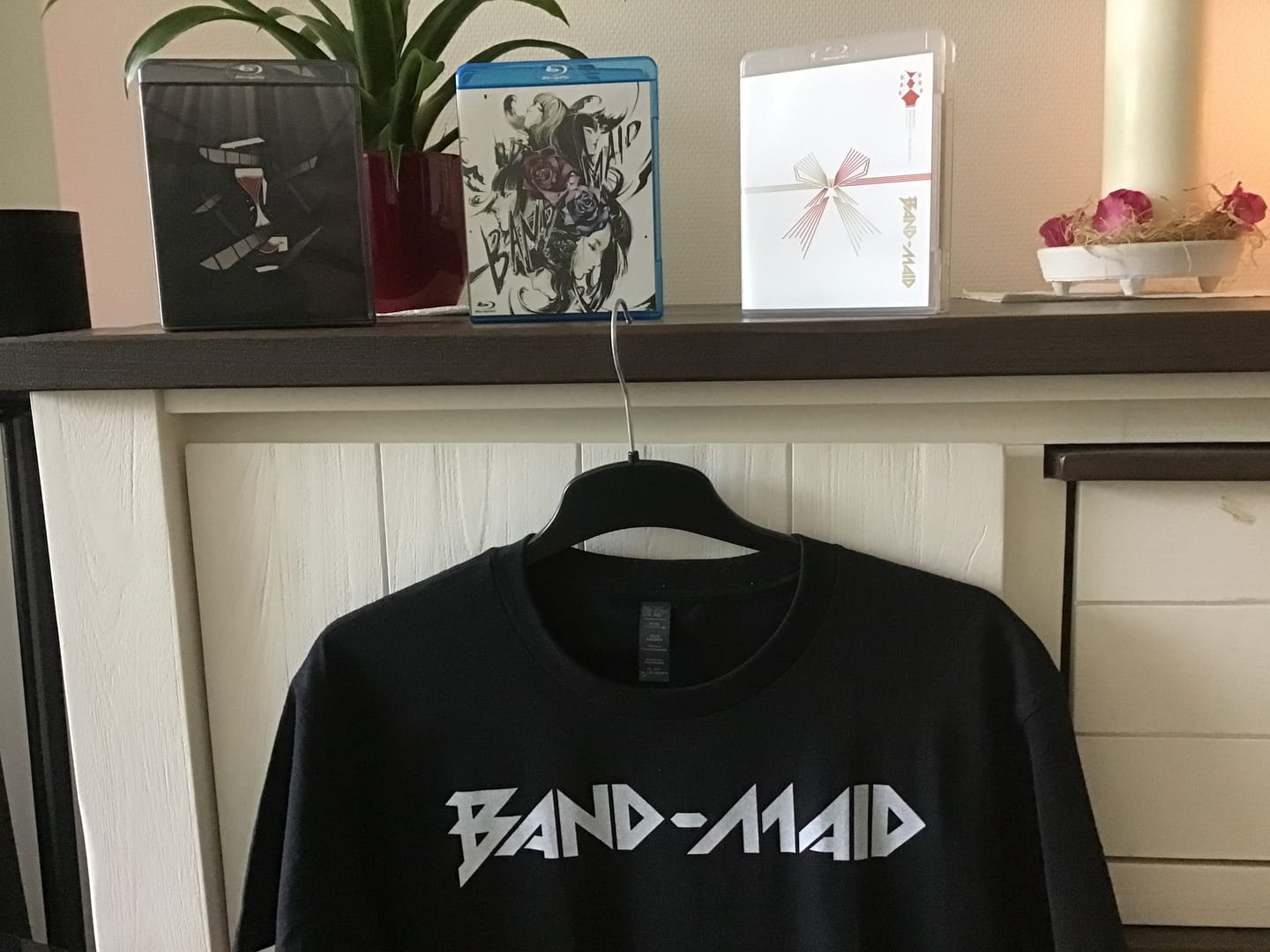 Customer photo review of BAND-MAID - WORLD DOMINATION TOUR [SHINKA] at LINE CUBE SHIBUYA (Shibuya Public Hall) - Blu-ray