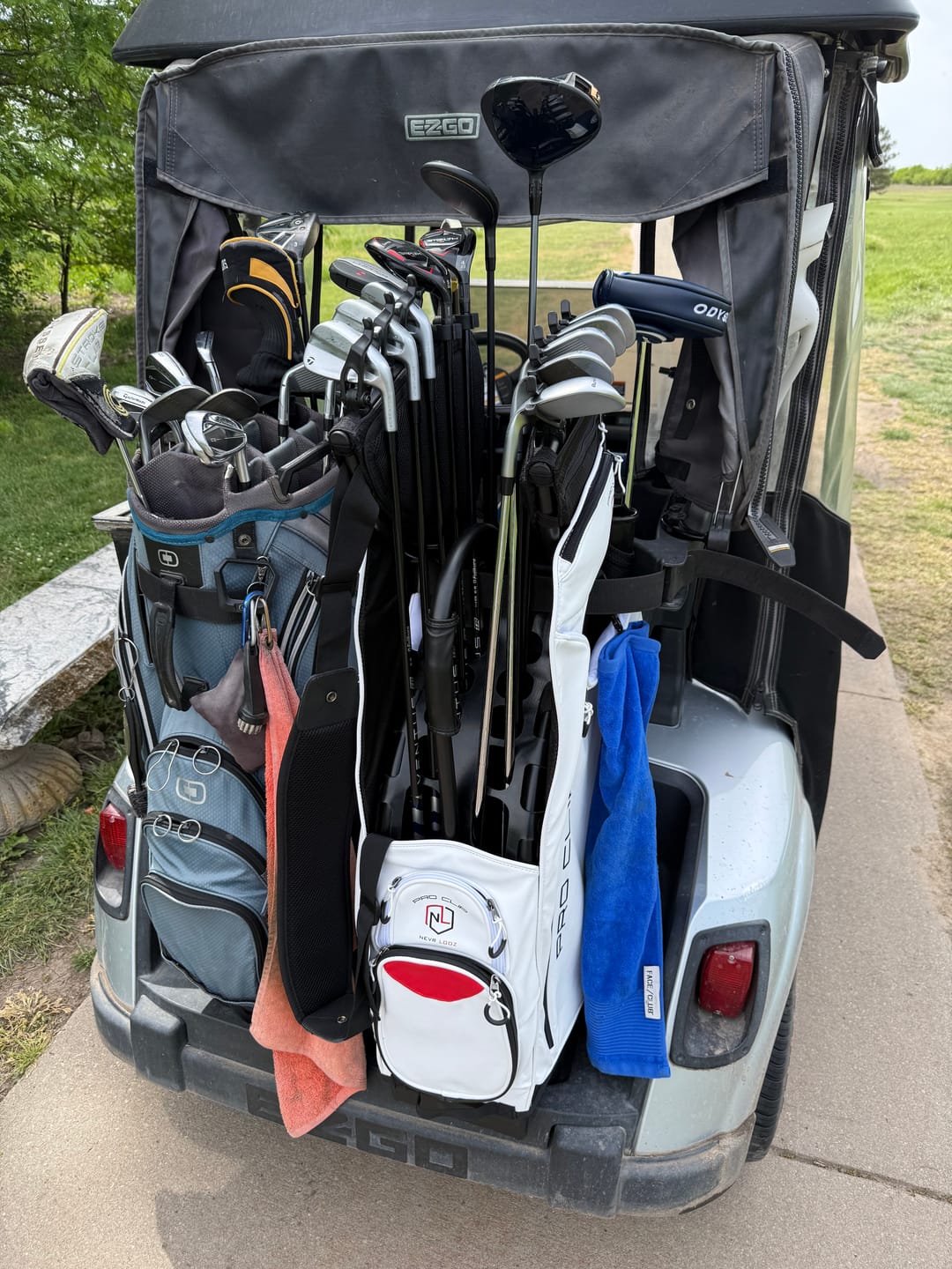 Customer photo review of NEVR LOOZ C1 Luxury Cart Golf Bag