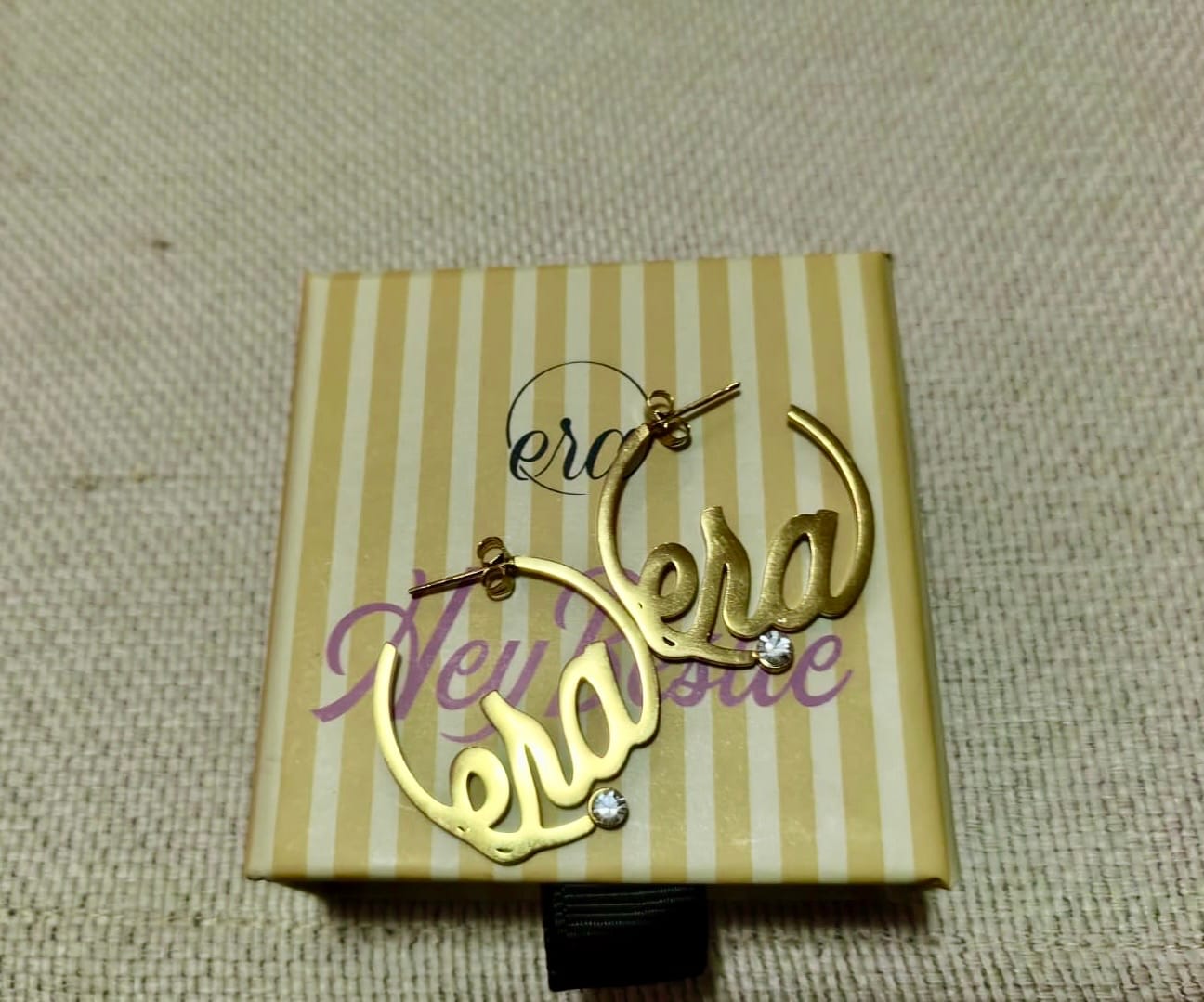 Customer photo review of Gold Mini Era Logo Hoops