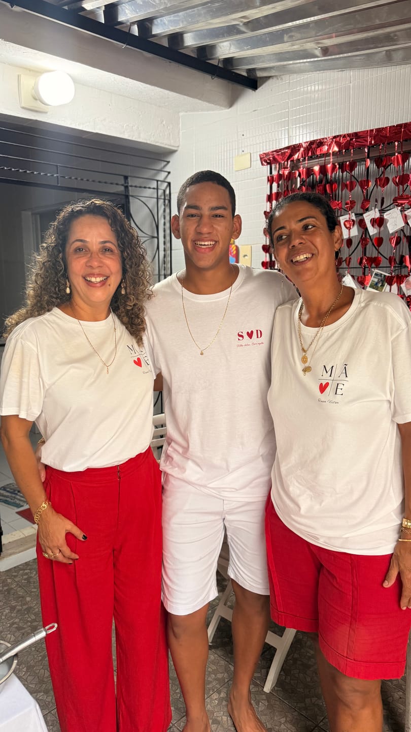 Customer photo review of Camiseta Personalizada MÃE / AVÓ MINIMALISTA - Algodão 100%