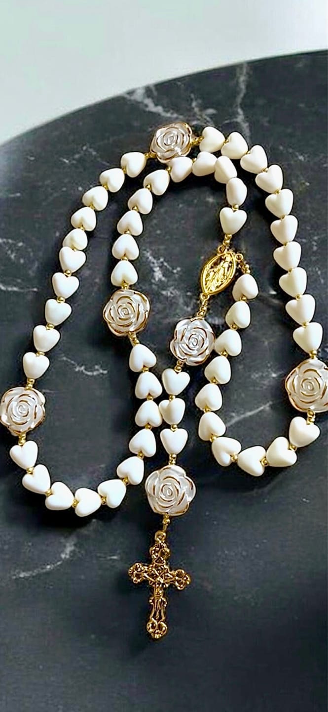 Customer photo review of Christianartworkshop 10mm Luminous Heart and White Rose Rosary: Mary's Gentle Protection