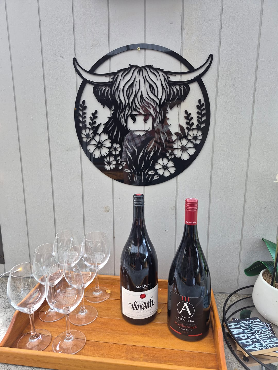 Customer photo review of Floral Highland Cow Round Wall Art