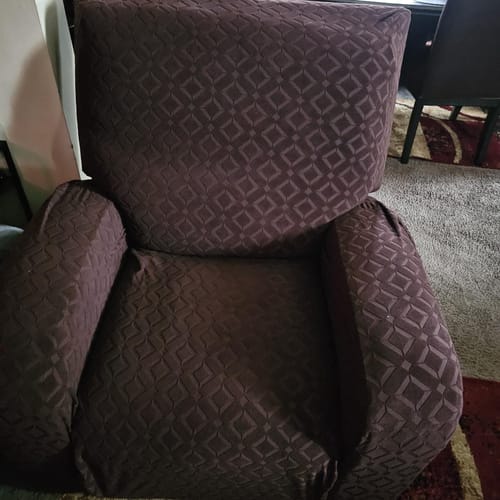 Customer photo review of Stretch Waterproof Recliner Sofa Cover with Pockets Washable Recliner Slipcovers