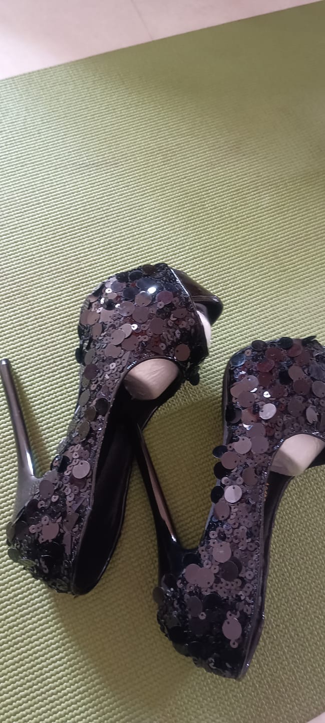 Customer photo review of Noir High-Heeled Sparkling Peeptoes