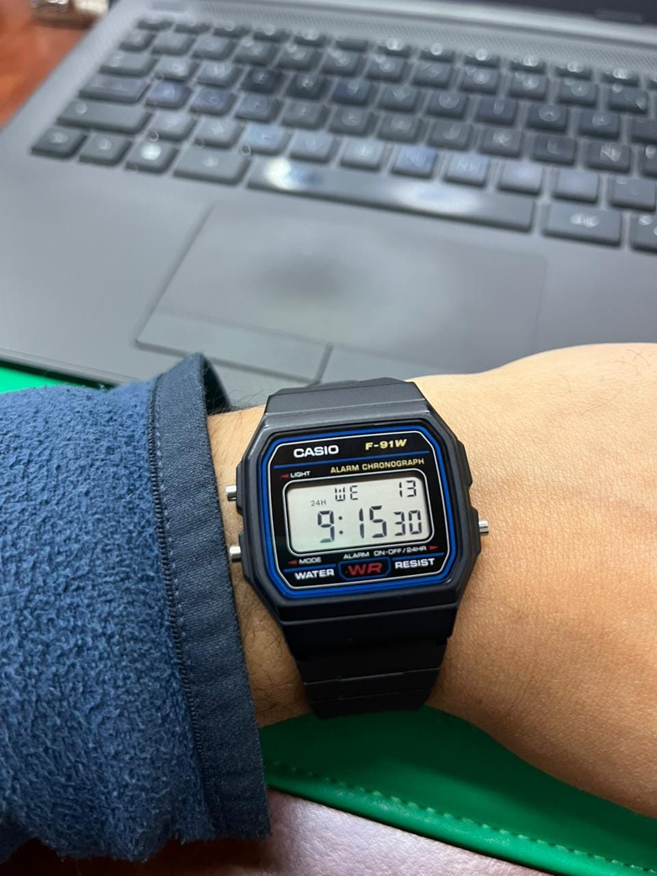 Customer photo review of Reloj Casio Vintage F-91W-1DG Clásico Líneas Azules