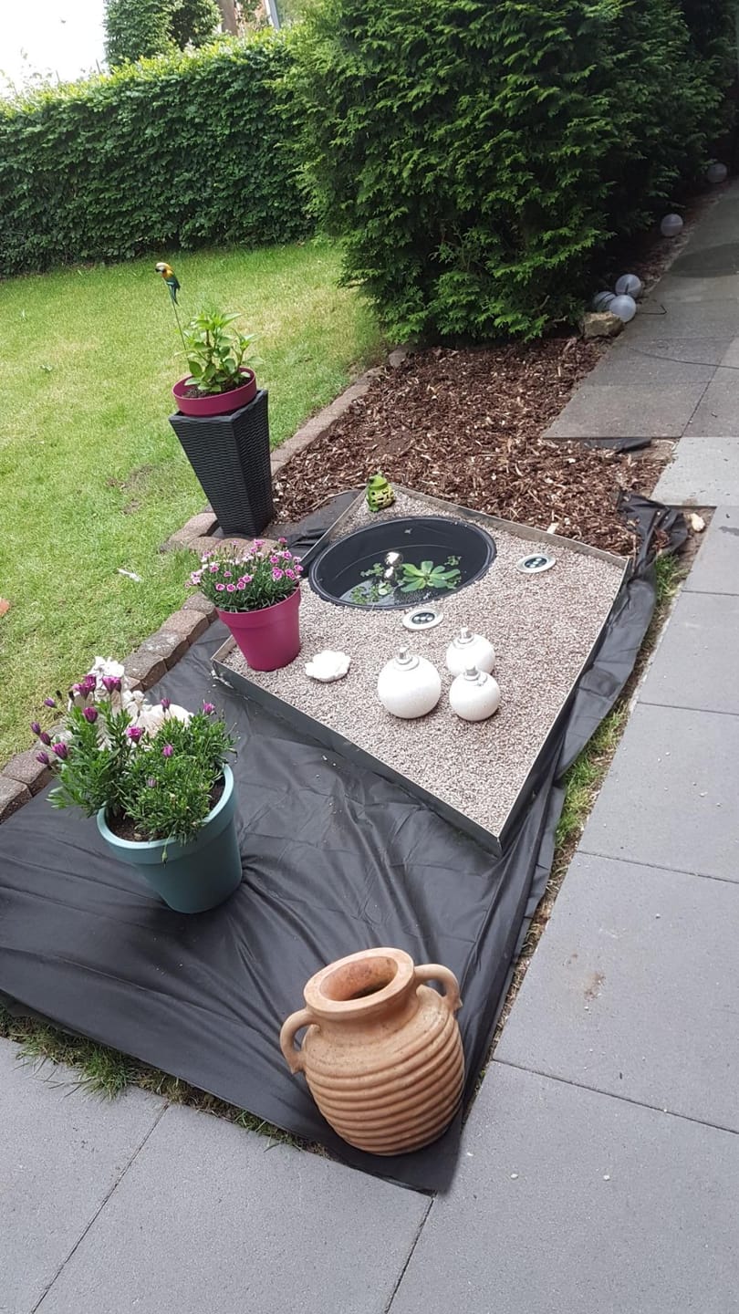 Customer photo review of Rasenkante Metall verzinkt 500 cm (5 × 100 cm) – 18 cm hoch, flexible Beeteinfassung