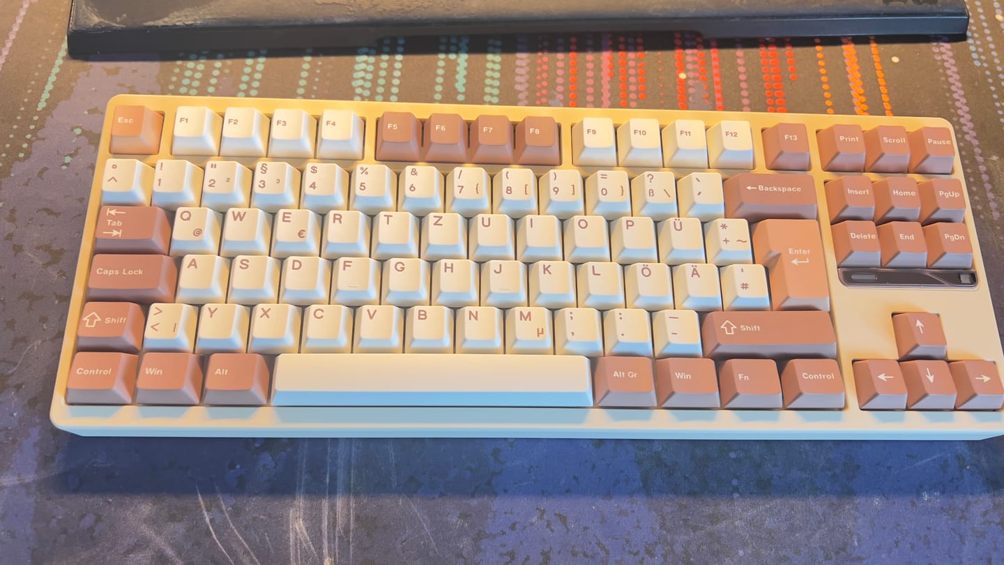 Customer photo review of Evoworks -  Evo80 80% TKL Mechanical Keyboard (UK & DE ISO)