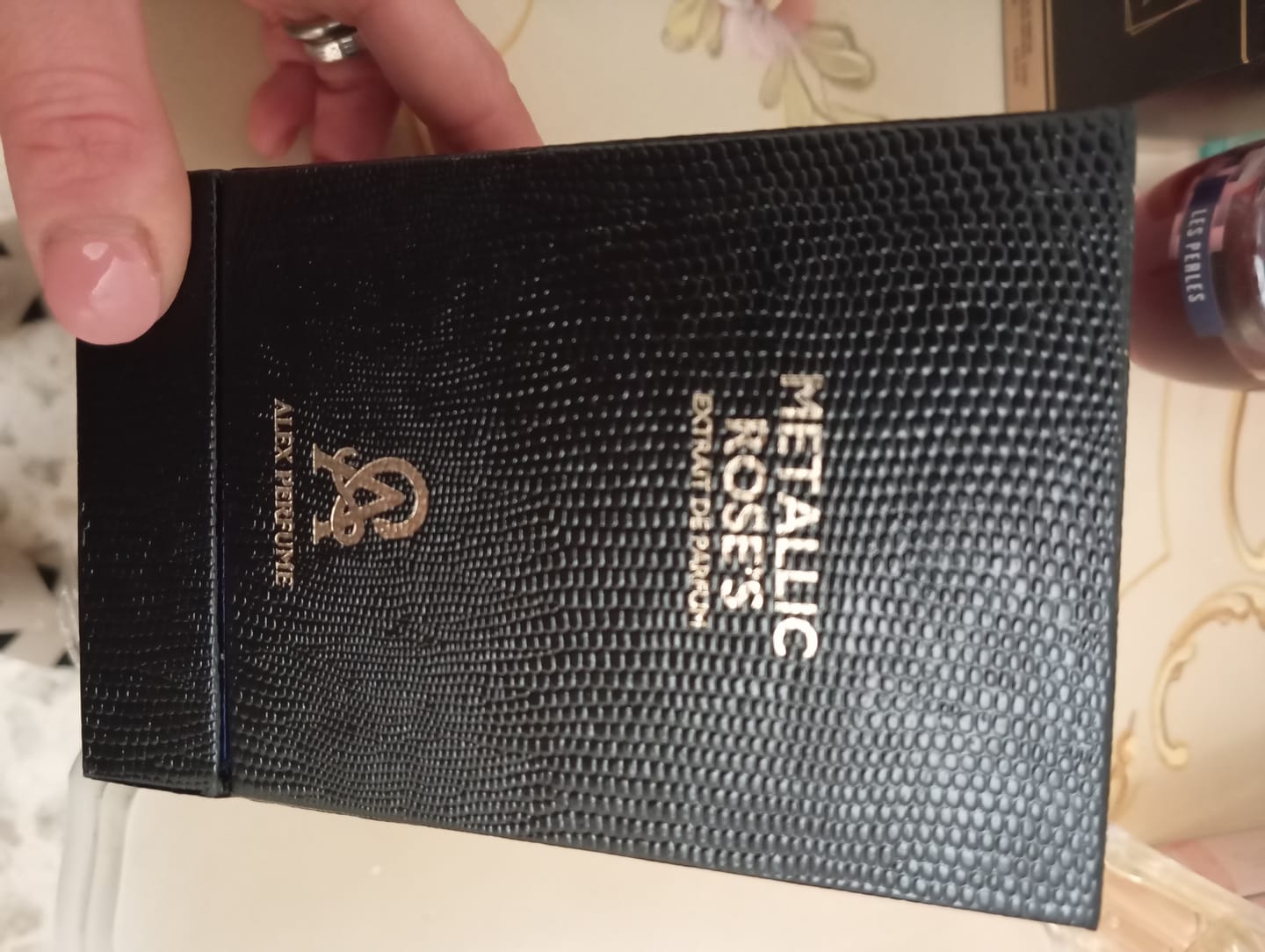 Customer photo review of ALEX PARFUME - METALLIC ROSE'S