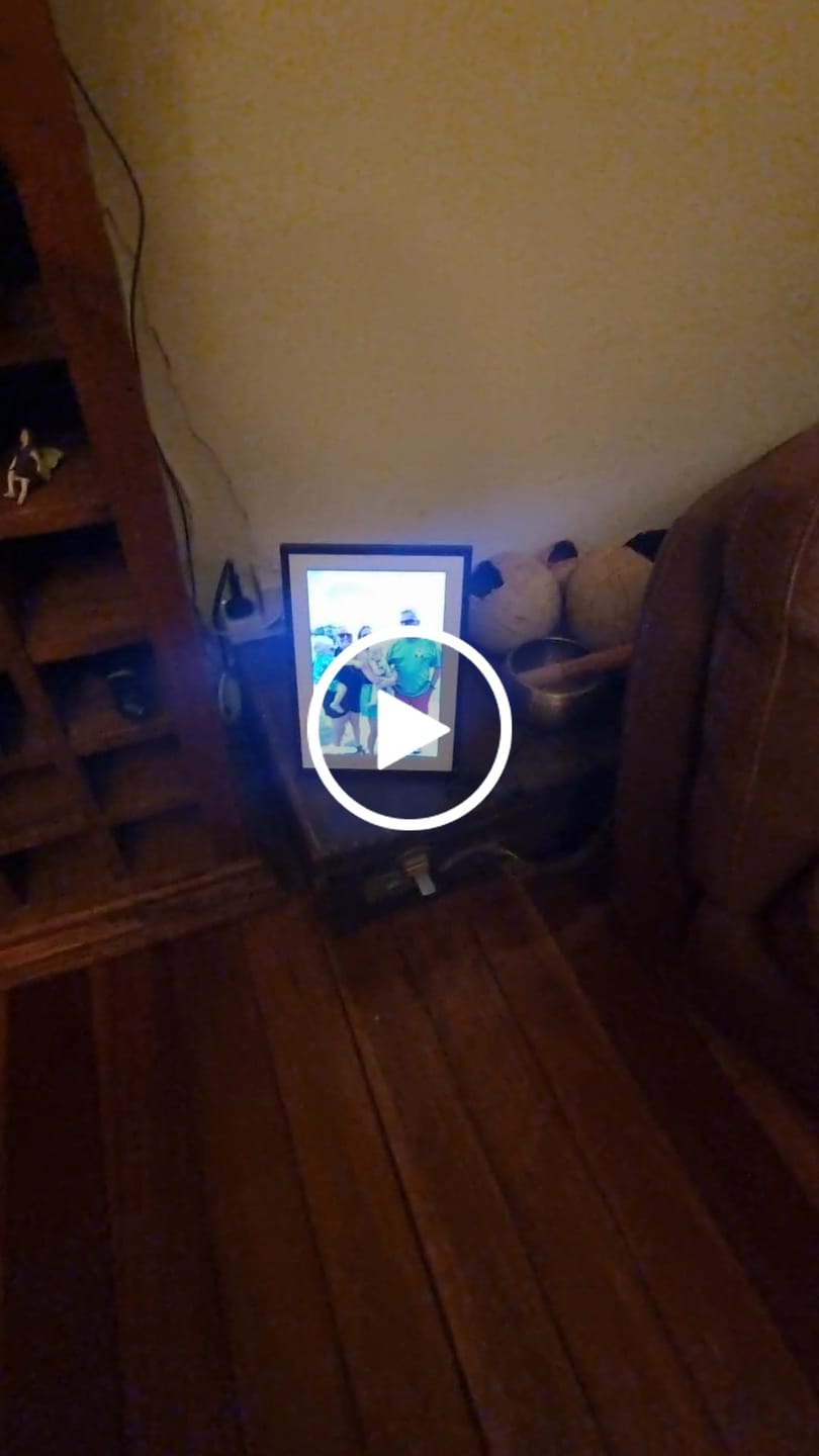 Customer video review of Digital Photo Frame