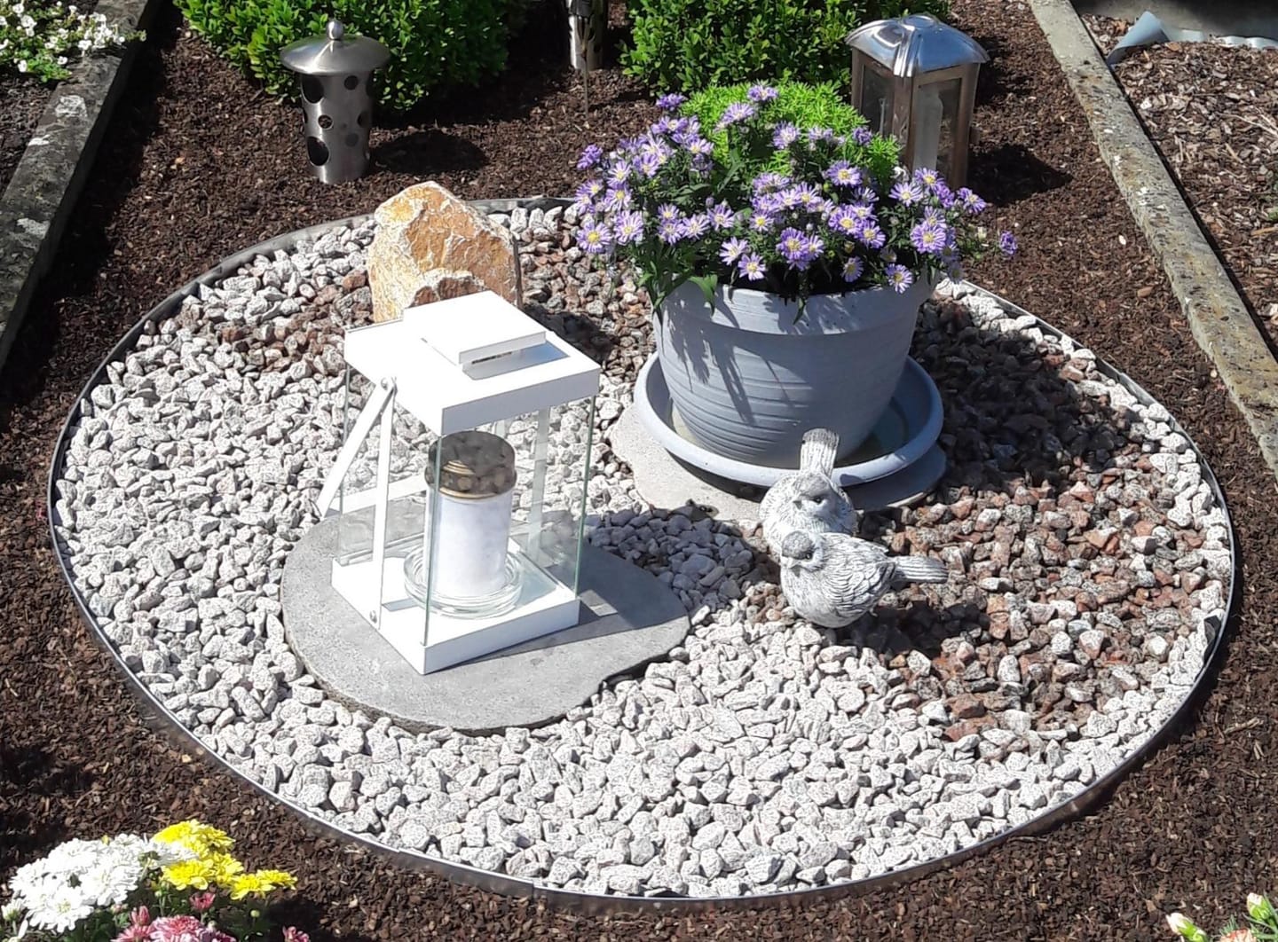 Customer photo review of Rasenkante Metall verzinkt 500 cm (5 × 100 cm) – 18 cm hoch, flexible Beeteinfassung