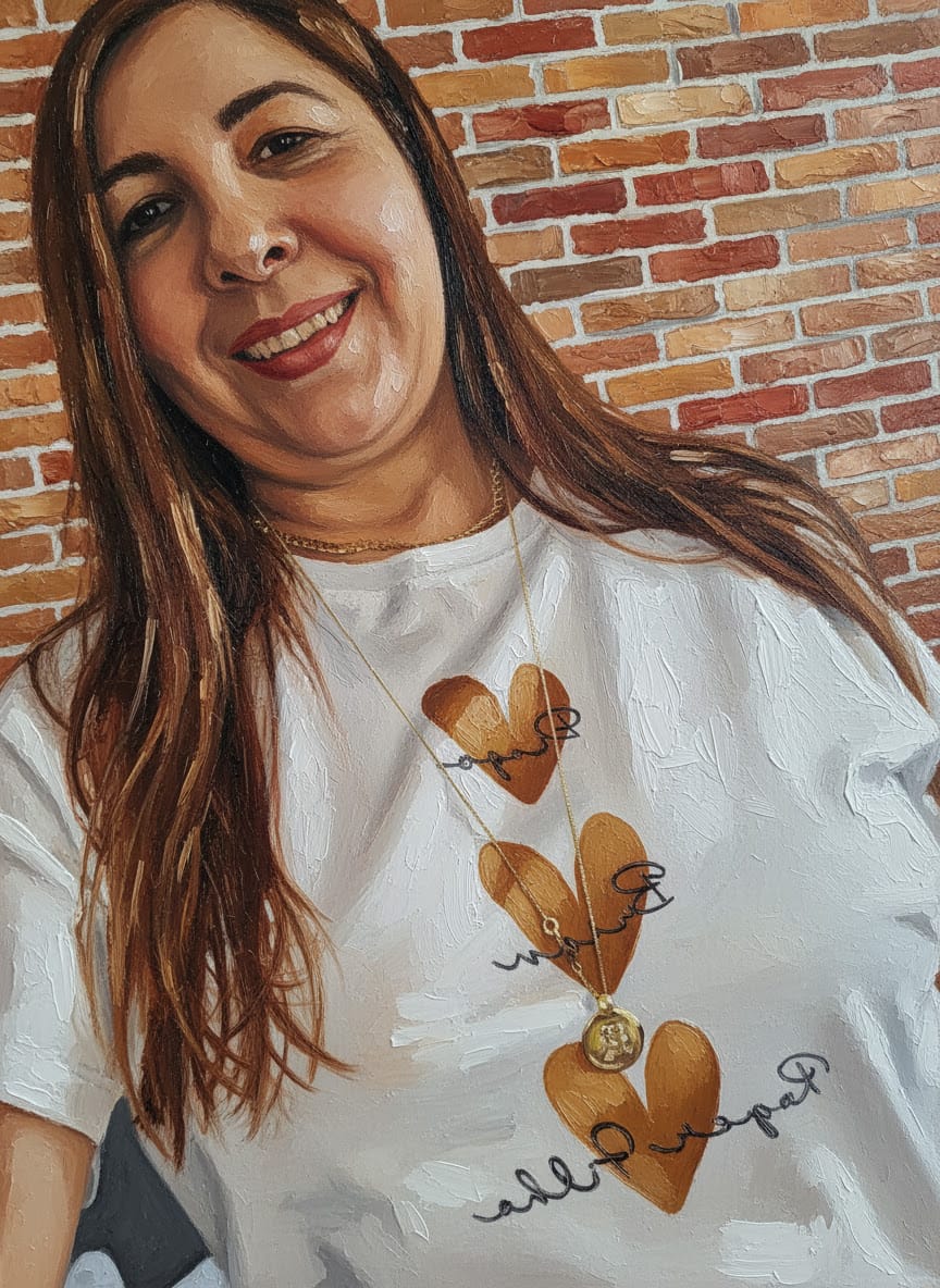 Customer photo review of Camiseta Personalizada - CORAÇÕES E NOMES (Até 5 nomes) - 100% Algodão