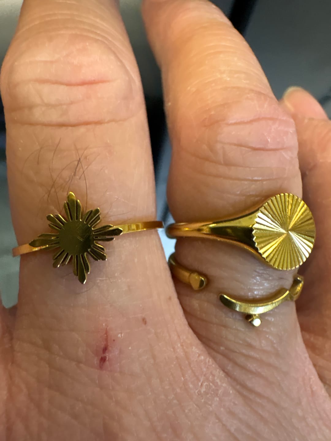 Customer photo review of Mau Signet Ring