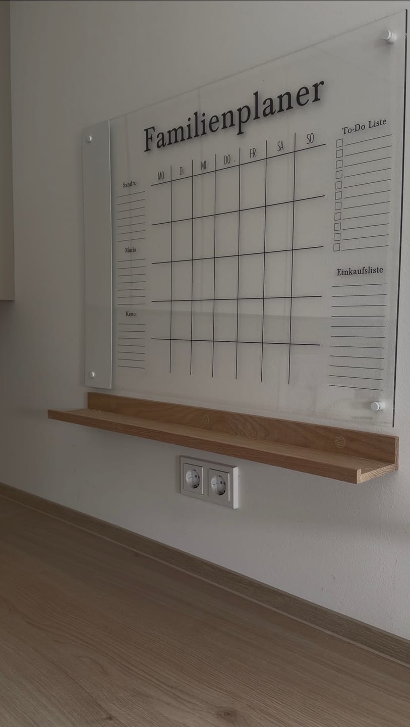 Customer photo review of Kalender Wandregal