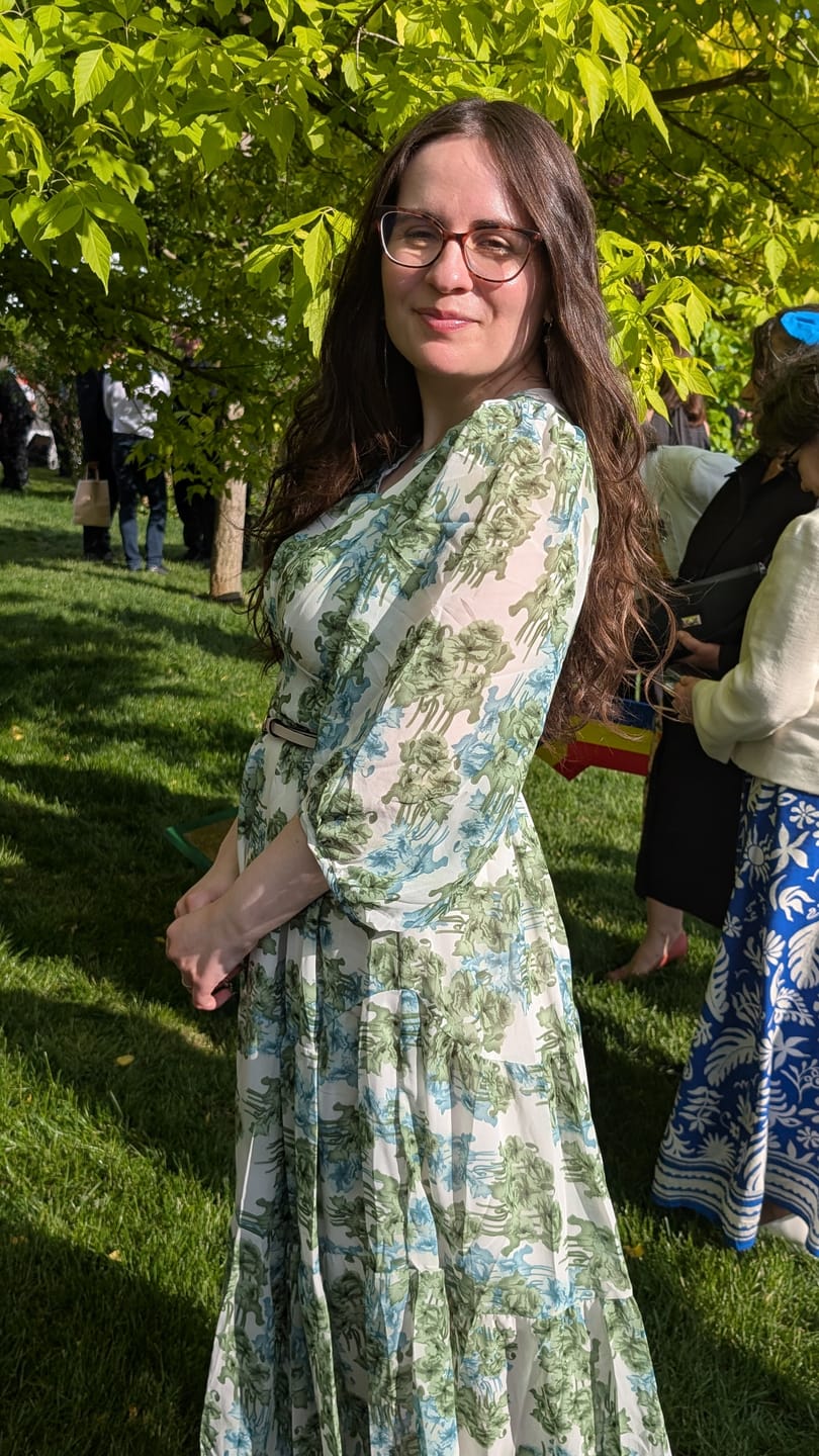 Customer photo review of Rochie Arty verde cu decolteu in V si curea accesorizata