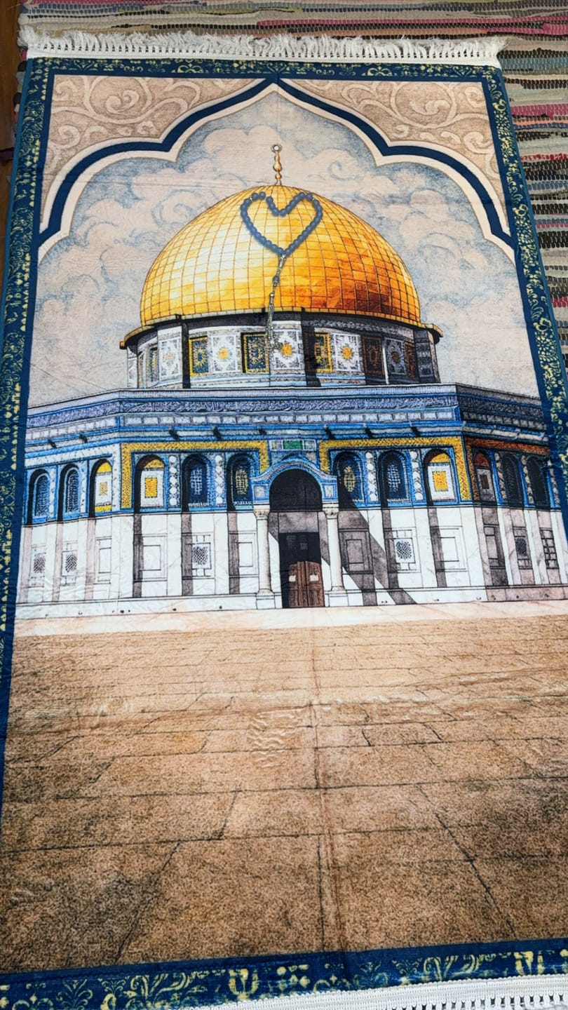 Customer photo review of Dome of the Rock Watercolor Padded Prayer Mat