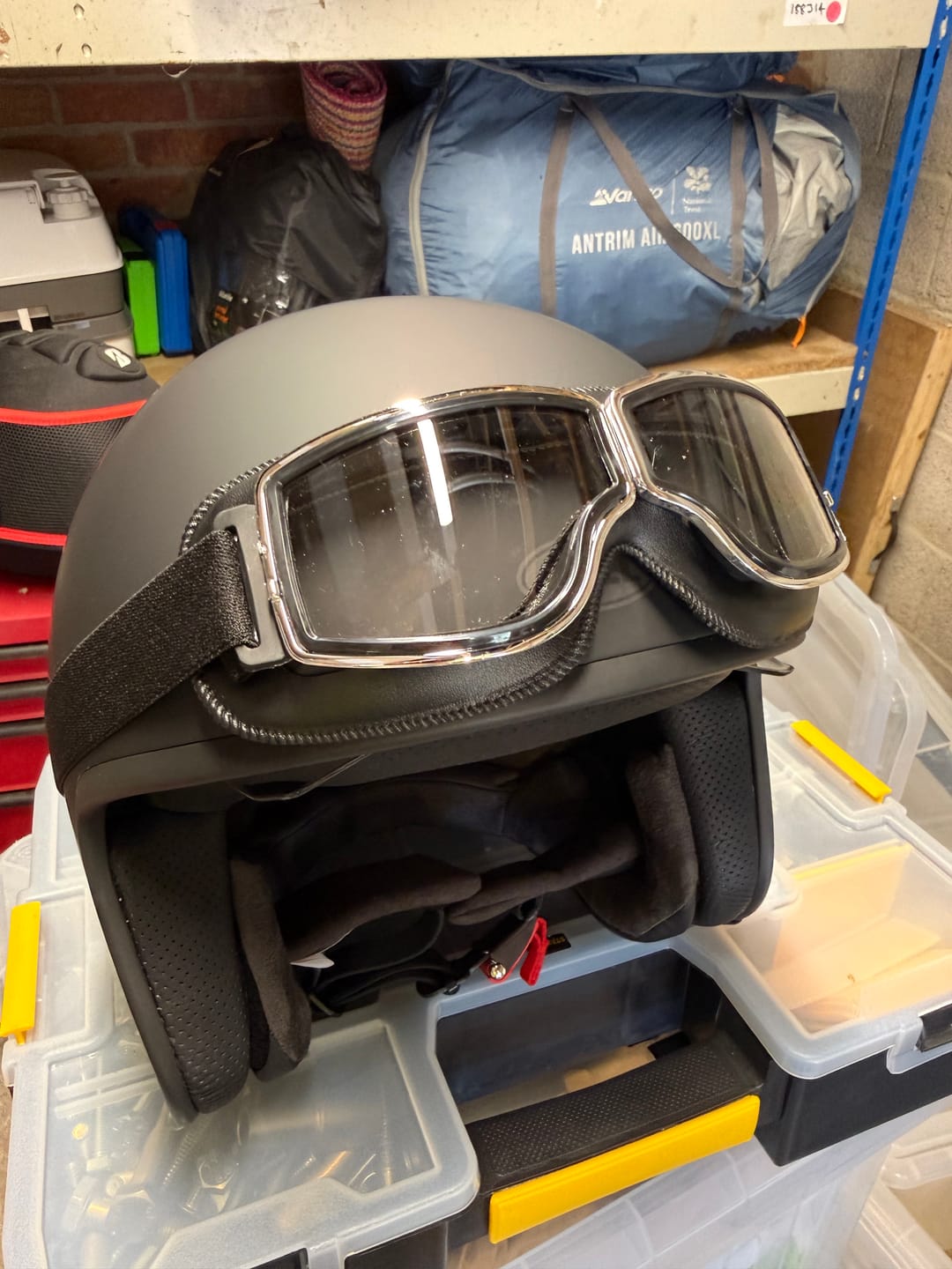 Customer photo review of Vintage Leder Motorradbrille – RiderEdge