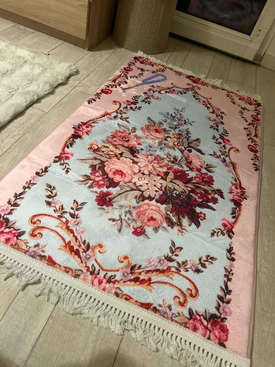 Customer photo review of Rosy Rehma Padded Prayer Mat
