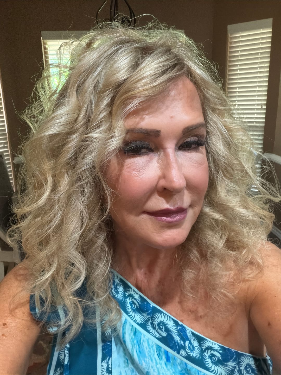 Customer photo review of Flex Hold Hairspray