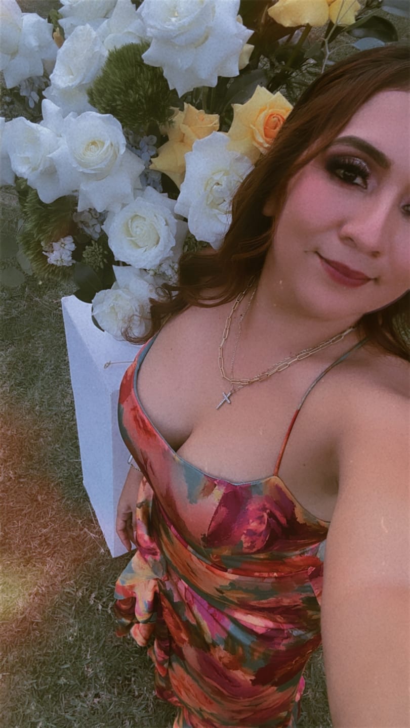 Customer photo review of VESTIDO LINDA