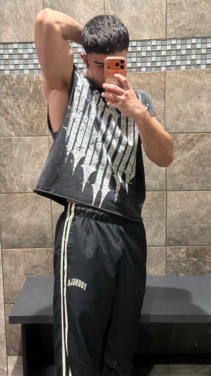 Customer photo review of 3021 - Revenge Crop Cut-Offs