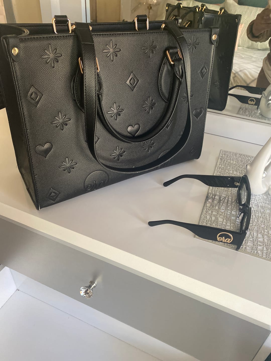 Customer photo review of The Carryall Icon Tote