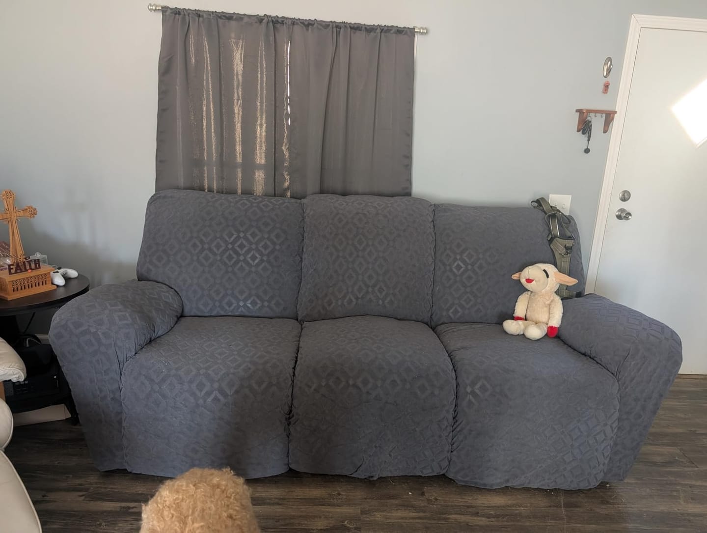 Customer photo review of Stretch Waterproof Recliner Sofa Cover with Pockets Washable Recliner Slipcovers