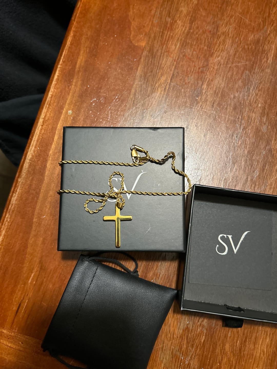 Customer photo review of Crucifix Pendant Oro