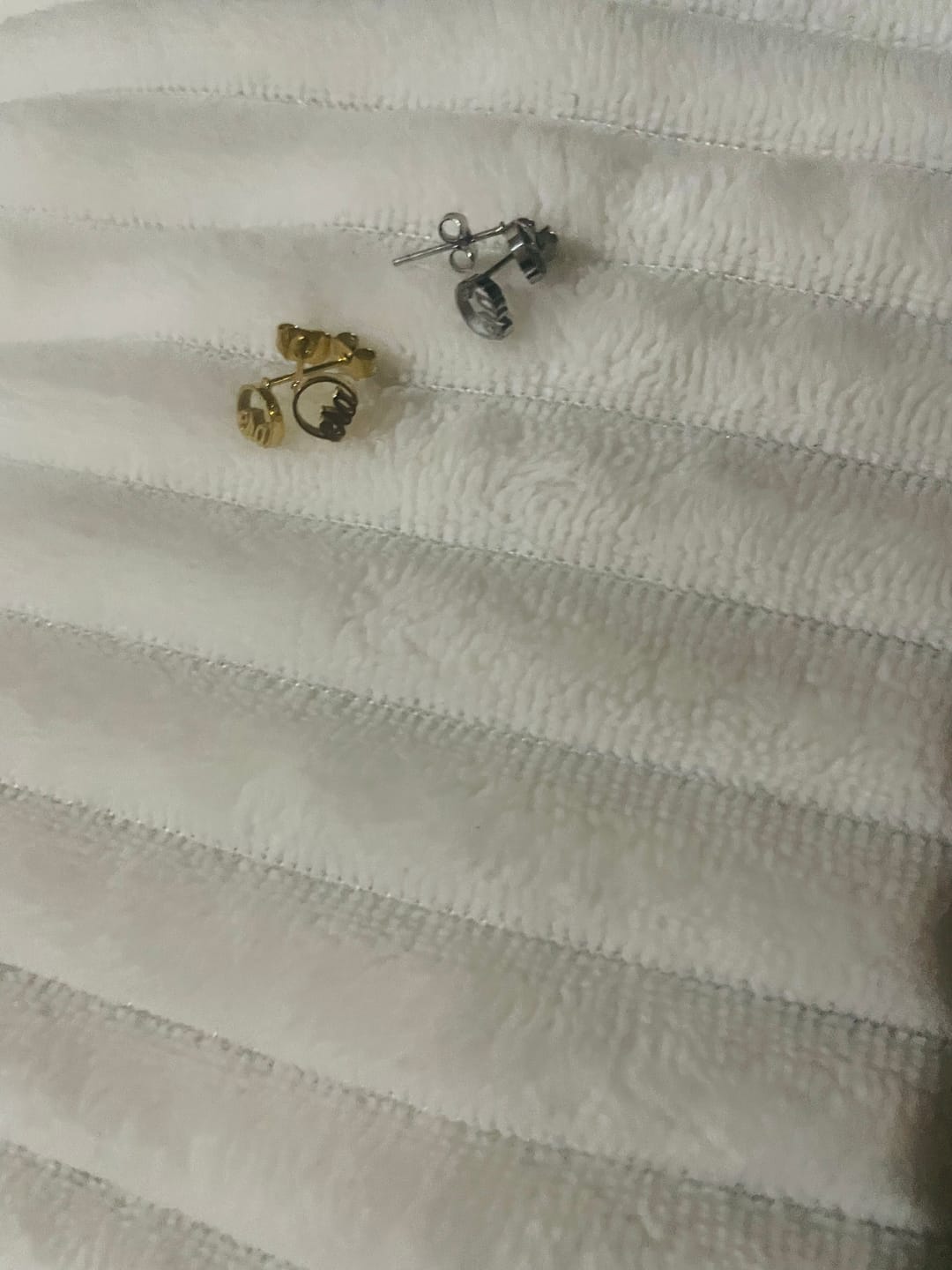 Customer photo review of Mini Era Logo Studs