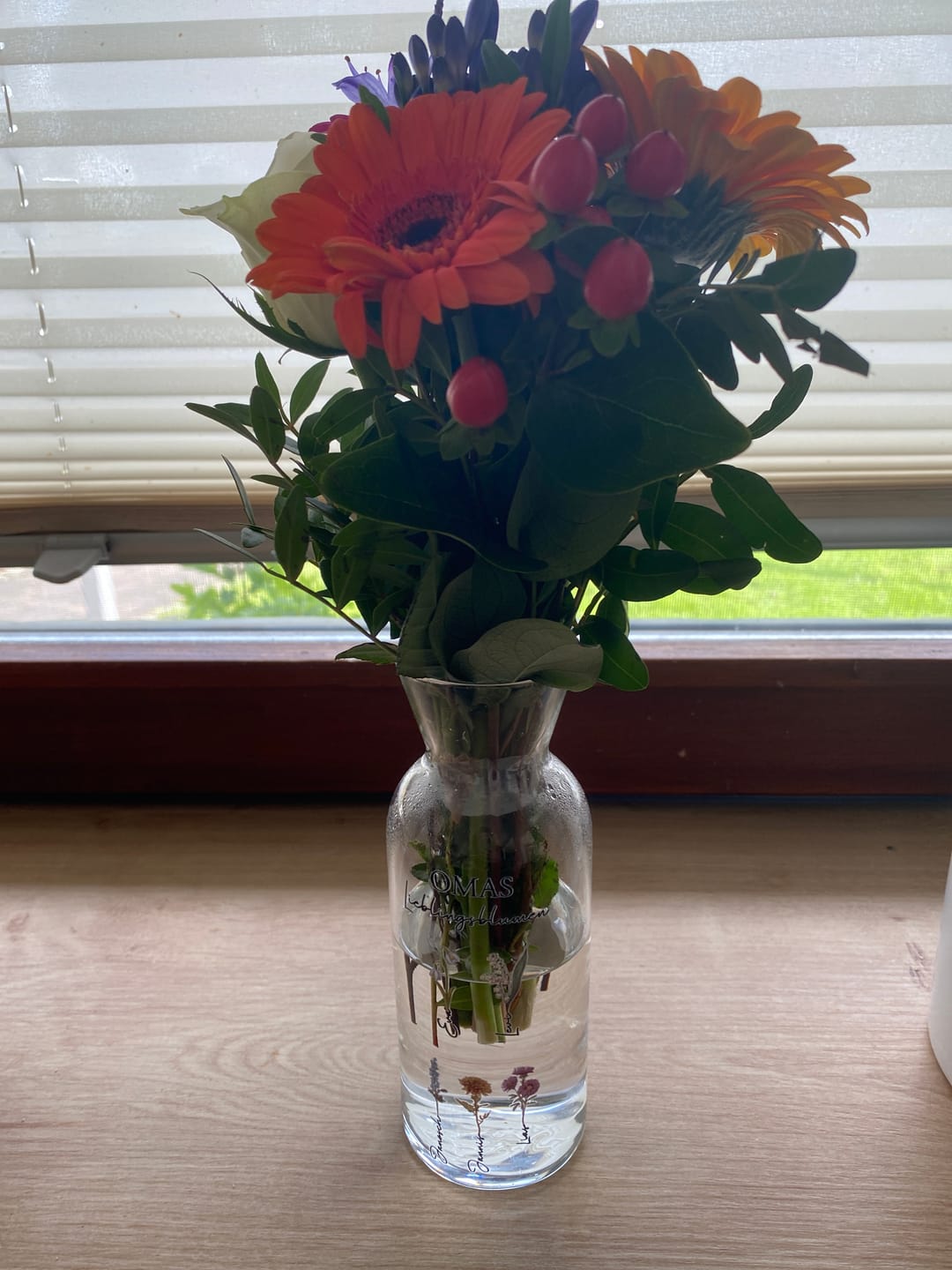 Customer photo review of Mamas Garten - Personalisierte Vase mit Namen und Blumen für Mama und Oma