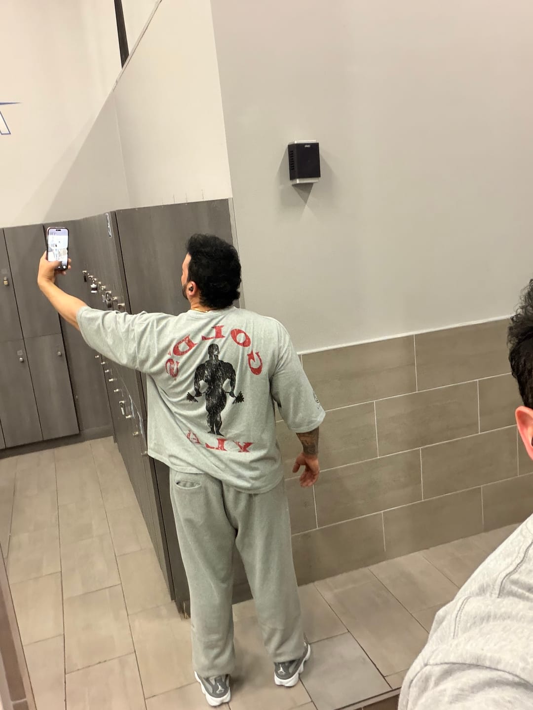 Customer photo review of 4002 - Golds Gym New Age Tees